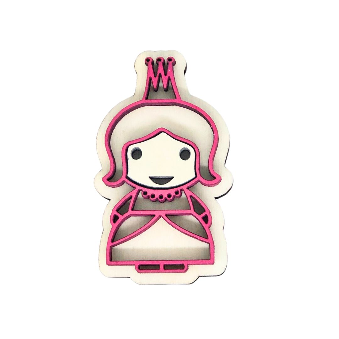Imán de madera artesanal con figura de la princesa de Sant Jordi: pintado en relieve de colores, recuerdo sostenible y decorativo del día de Sant Jordi. Modelo en rosa