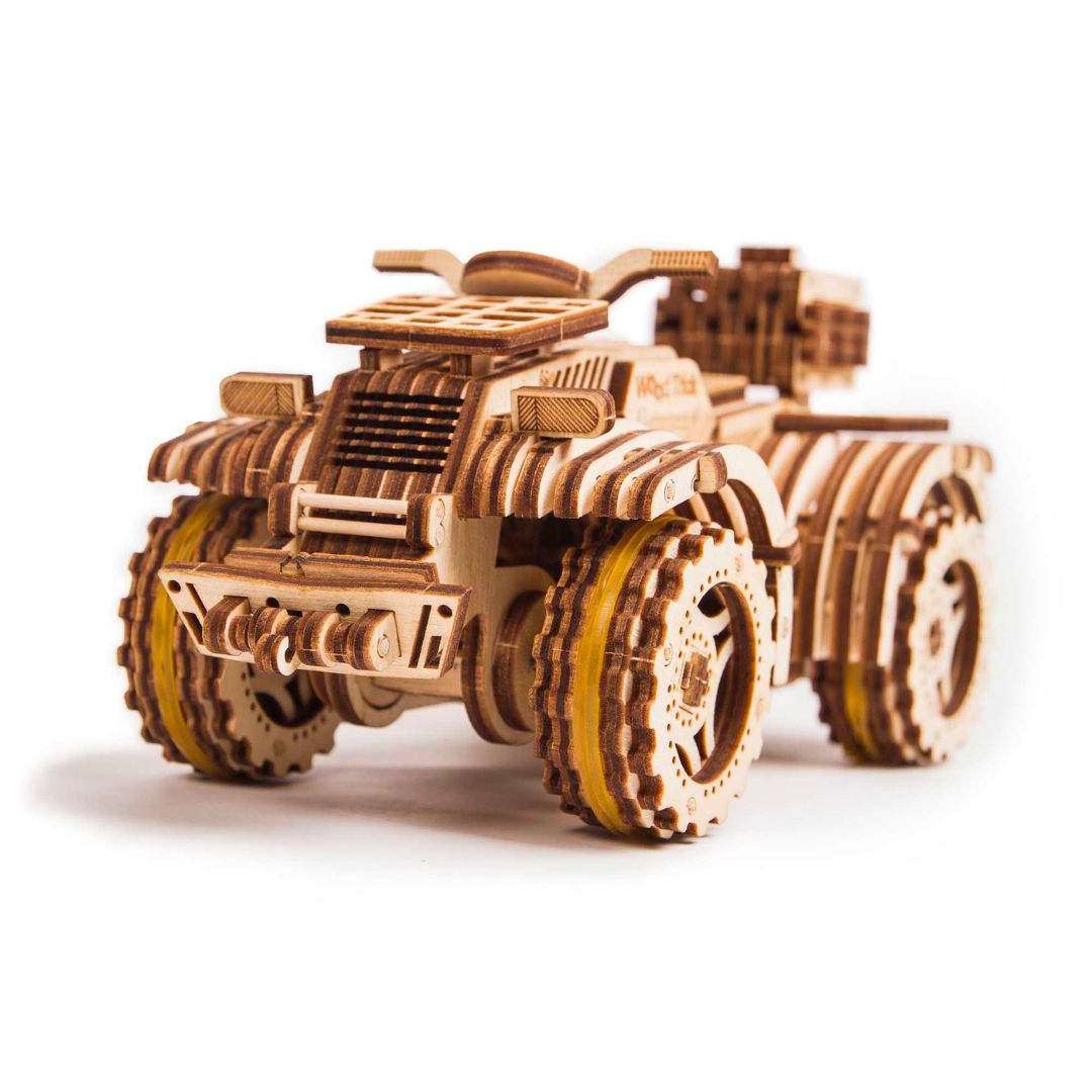 Maqueta de quad de madera para montar, modelo artesanal con piezas cortadas a láser, diseño decorativo y educativo ideal para amantes de las manualidades y coleccionistas.