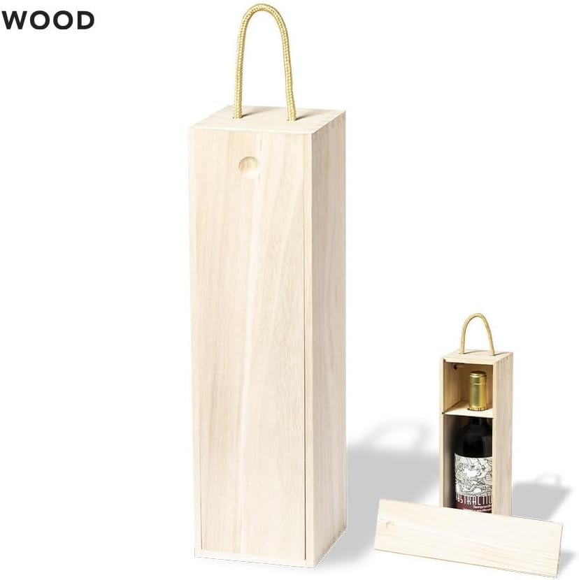 Caja de madera con cordón a modo de asa y tapa deslizante, detalle de la caja abierta con una botella de vino en su interior