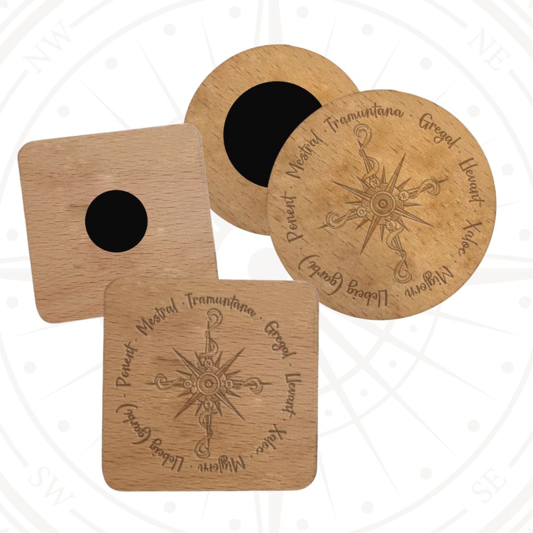 Imán de madera de haya redondo o cuadrado con la rosa de los vientos grabada a láser: Para amantes del mar, la naturaleza y el conocimiento del lugar.