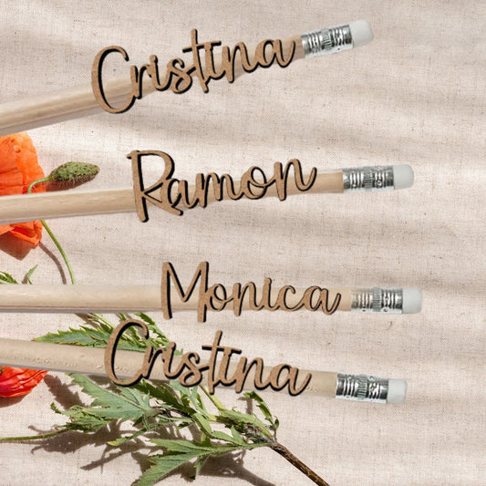 Lápices de madera con nombre de madera tallados a láser para personalizar cada unidad con su nombre. Regalo ideal para eventos