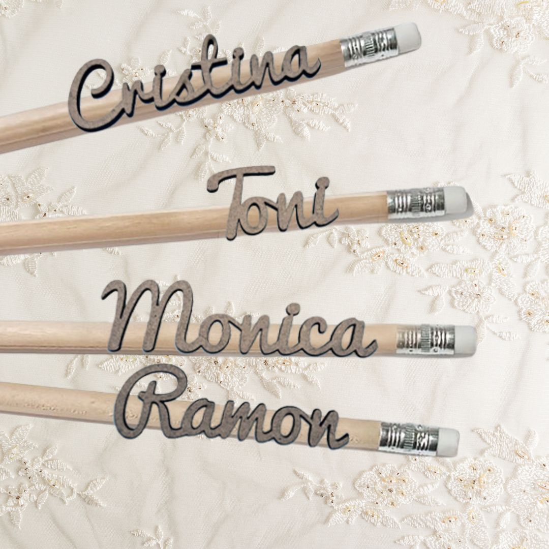 Lápices de madera con nombre de madera tallados a láser para personalizar cada unidad con su nombre. Regalo ideal para eventos