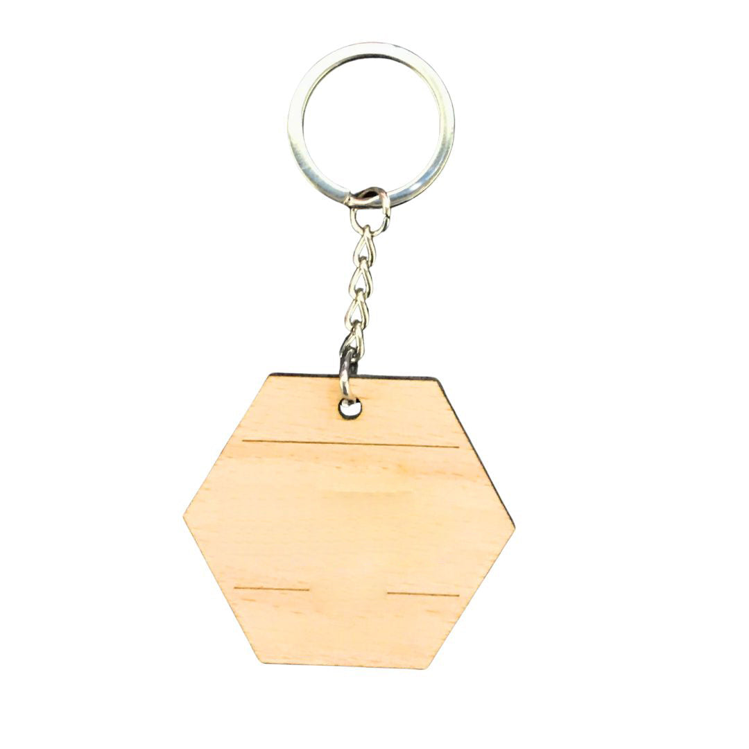 Llavero hexagonal de madera de haya personalizado con grabado làser de precisión. Graba nombres, fechas, frases... lo que te inspire!