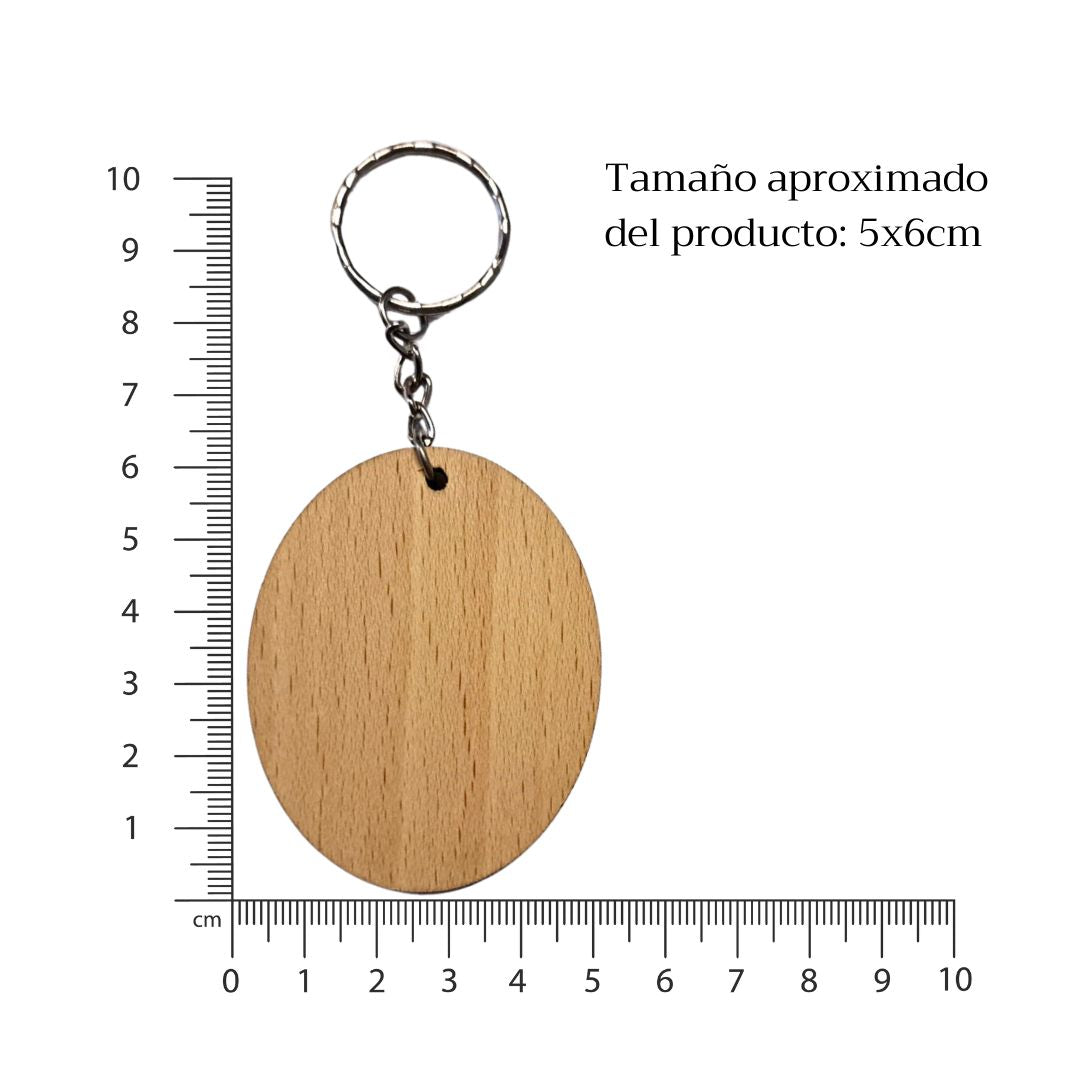 Tamaño del llavero ovalado de madera.