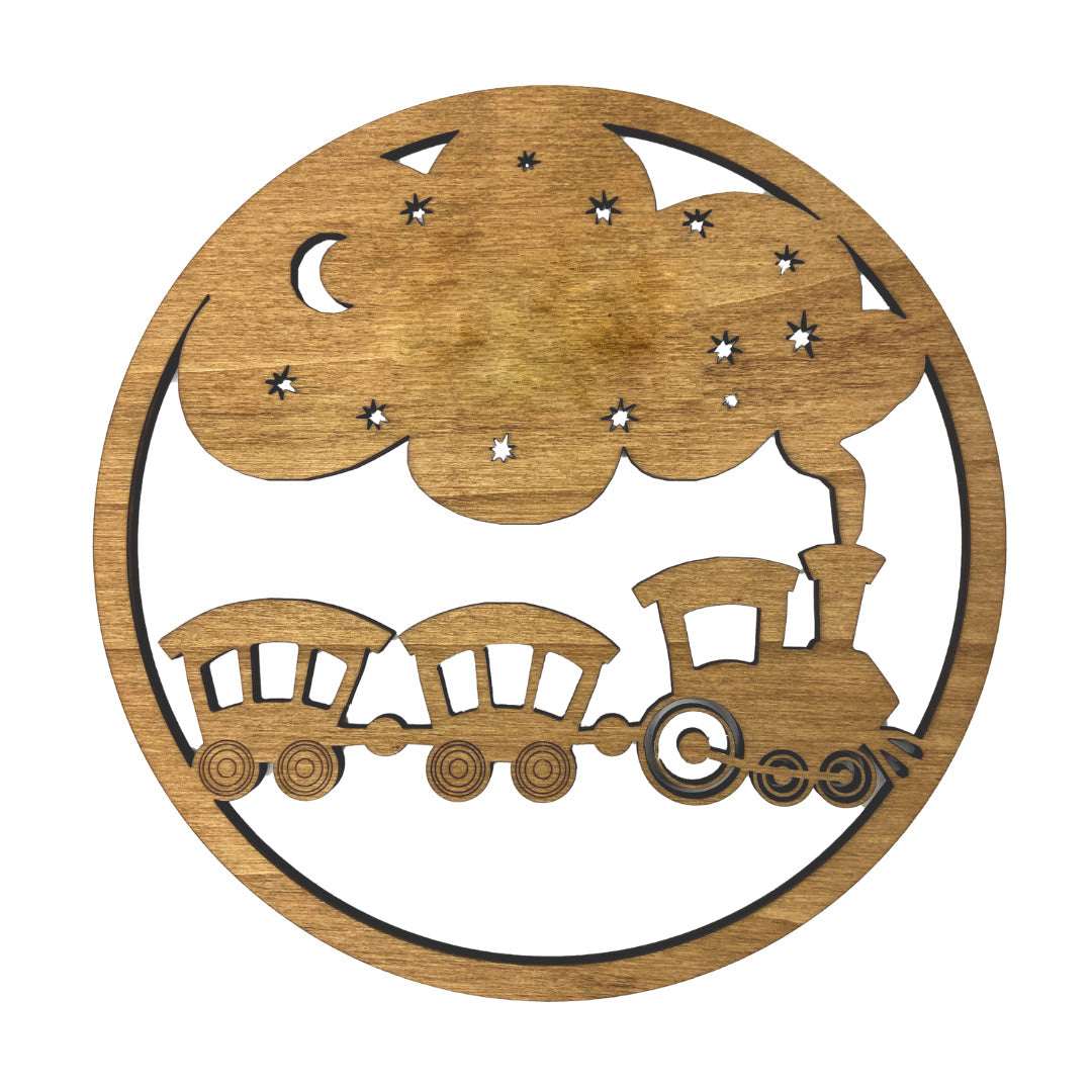 Placa de madera circular para colgar en la pared con detalle de tren troquelado y personalizada con el nombre de la niña o niño en madera de color.