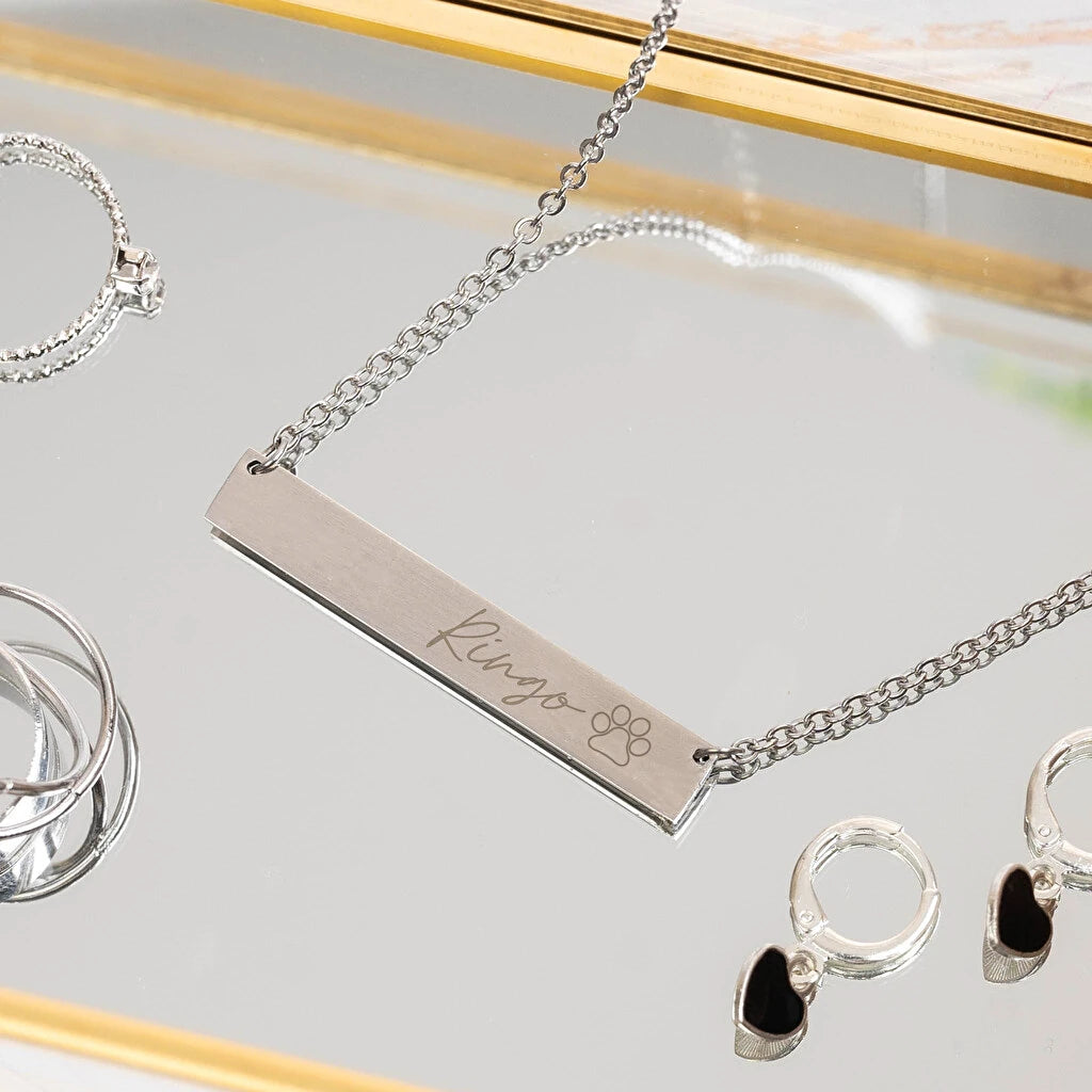 Collar de acero inoxidable personalizado con grabado láser. Incluye cadena y estuche. Forma de Placa
