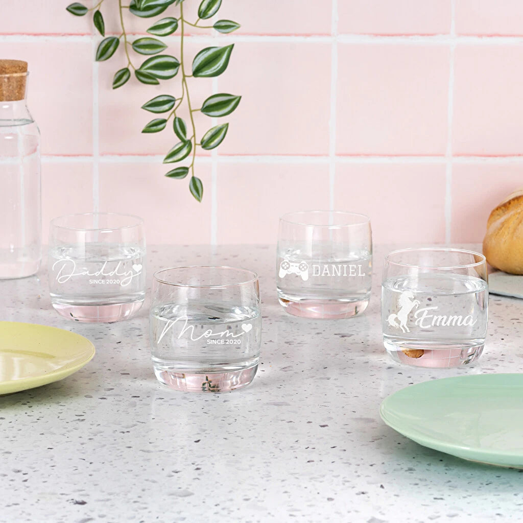 Pack de 4 Vasos de agua de cristal de 31 cl con grabado personalizado. Resistentes, ecológicos y aptos para lavavajillas, ideal para uso diario.
