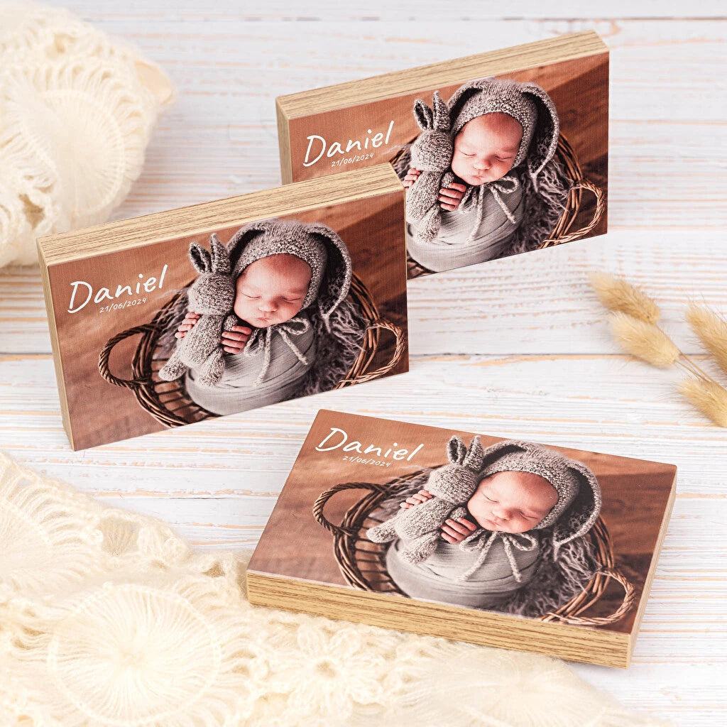 Conjunto de tres tacos de madera para detalle de bautizo impresos con la fotografía del bebé y la fecha del evento