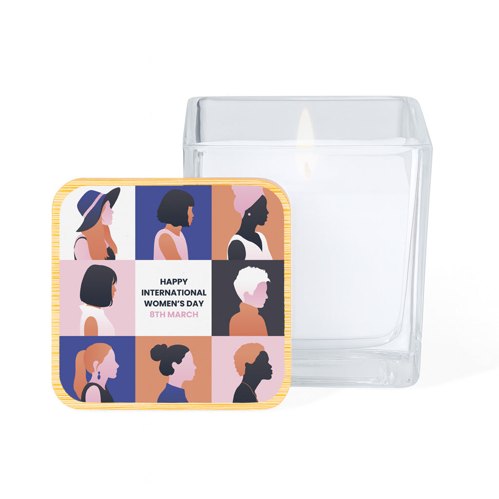 Vela aromática de vainilla con mensaje del Día de la Mujer en tarro de cristal con tapa de bambú