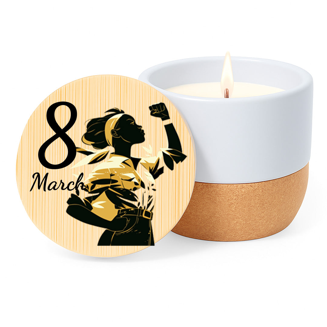 Vela aromática de lino con mensaje del Día de la Mujer en tarro de cerámica con base de corcho y tapa de bambú