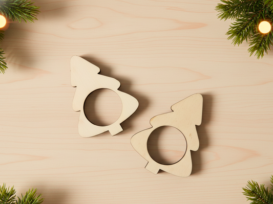 Argollas de madera personalizables con el nombre grabado a láser con distintas formas. Un árbol simple y natural