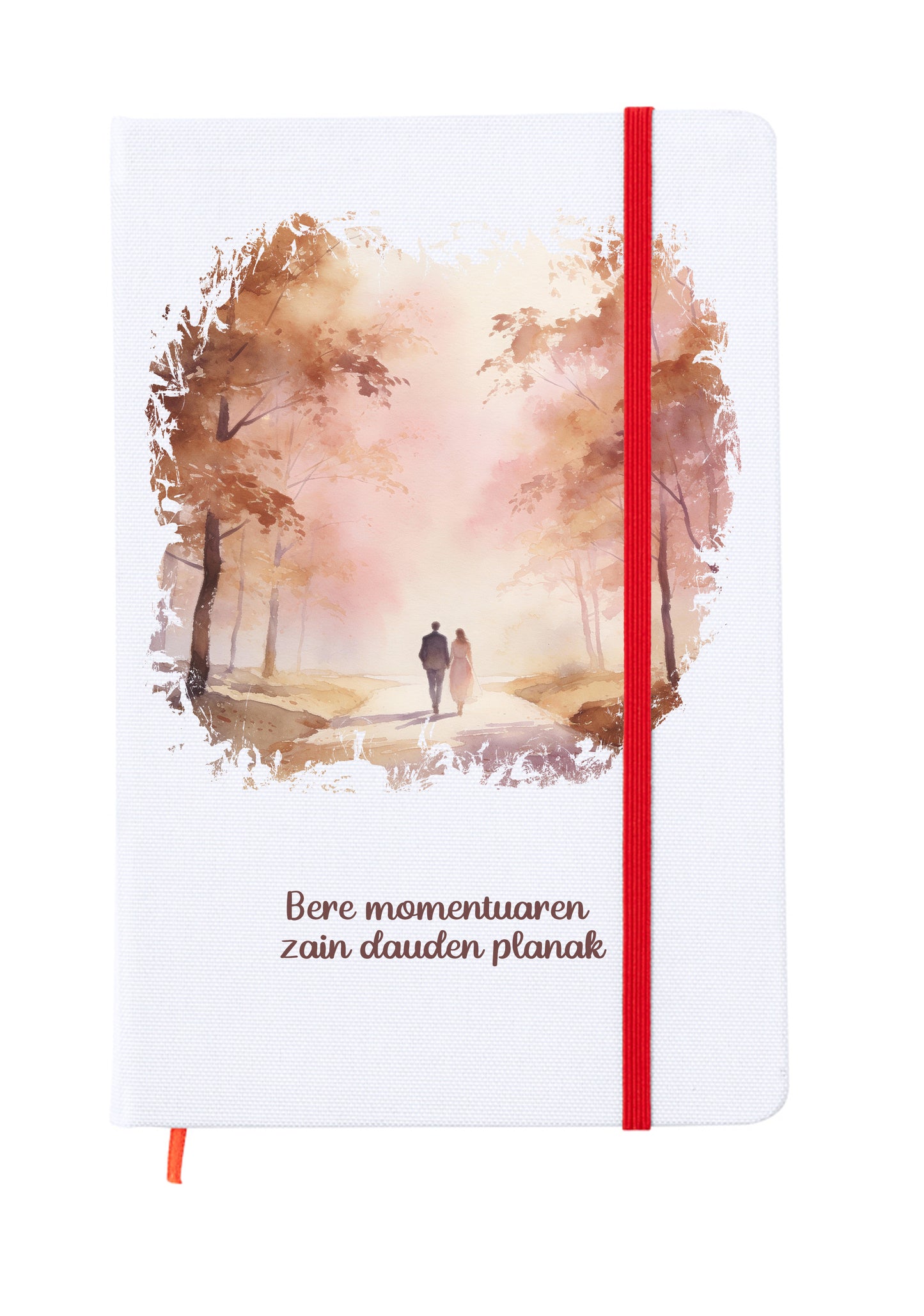 Libreta tamaño 15x20cm con goma elástica para cerrar de color rojo. Interior páginas en blanco para escribir compartiendo con la pareja. Portada a todo color con una ilustración romántica que forma parte de un conjunto para san valentin. Bere momentuaren zain dauden planak