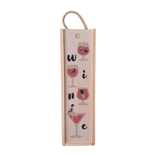 Caja de madera para presentar botella de vino con cuatro ilustraciones de mujeres sumergiendose en copas de vino y las letras WINE