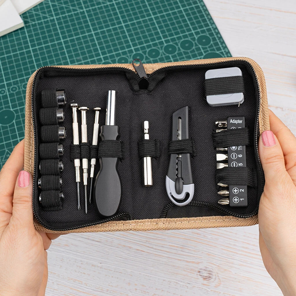 Interior del estuche personalizado con vista de todas las herramientas que lo componen