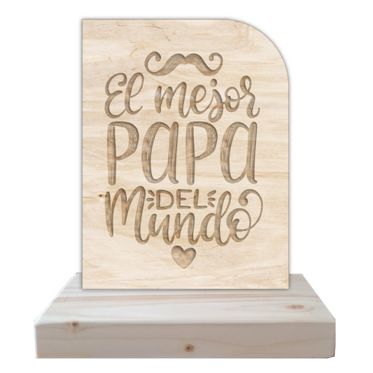 Trofeo en forma de vela, de tablero de chopo natural con base de madera de abeto. Personalizado con grabado a láser especial para el día del padre. 