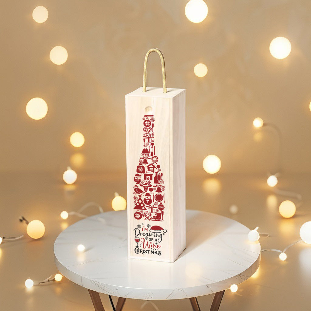 Caja de Madera para botella de vino, edición Navidad con una frase humorística en inglés "I'm dreaming of a Wine Christmas" decorada con motivos navideños formando una botella