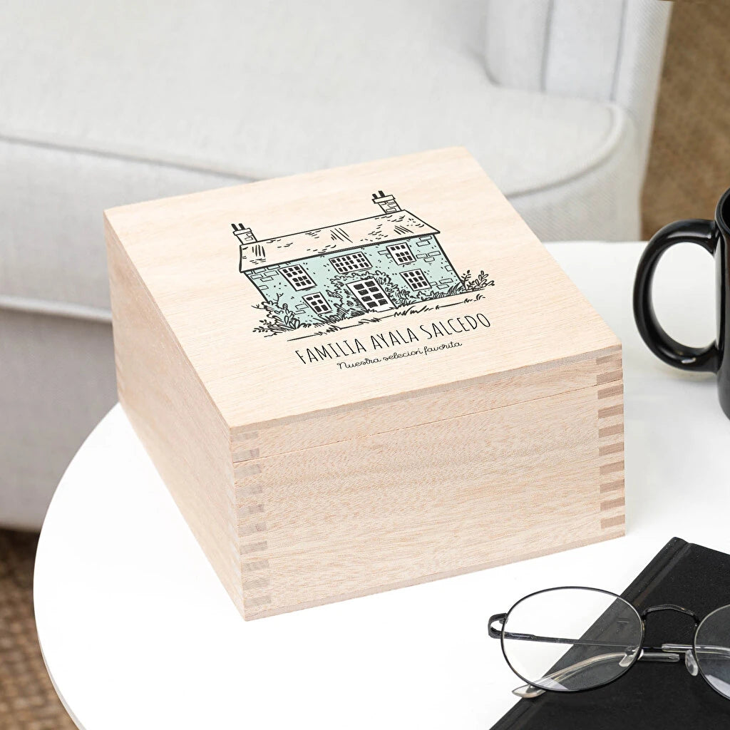 Caja de madera con distintas infusiones y tapa personalizada a todo color