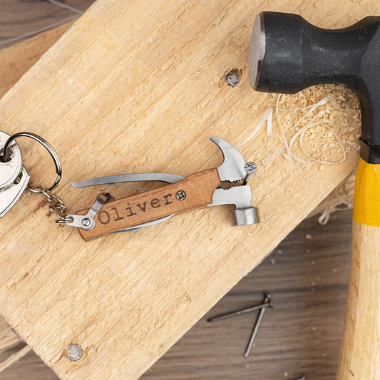 Llavero multiherramientas con siete funciones distintas personalizado mendiante grabado láser en la empuñadura