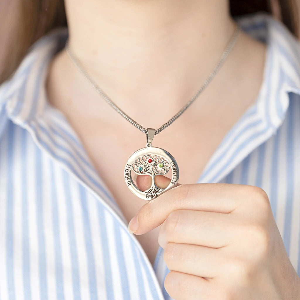 Colgante Árbol de la Vida grabado a láser en acero inoxidable, con piedras de colores y cadena incluida. Personalizado con tres nombres grabados a láser