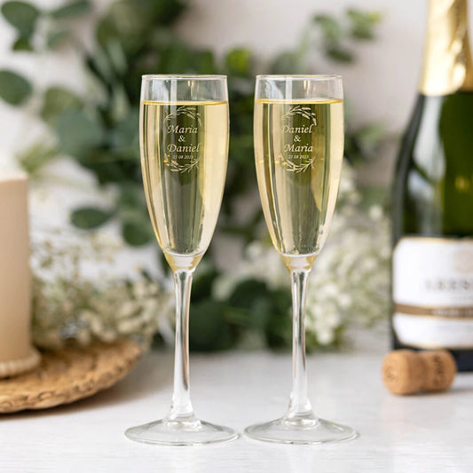 Pack de dos Copas de cava de cristal de 20 cl con grabado personalizado. Elegantes, resistentes y aptas para lavavajillas, ideal para celebraciones.