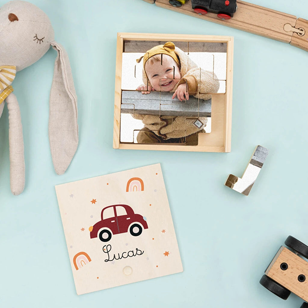 Caja abierta con todas las piezas del tetris montadas formando la imagen del cliente con impresión a todo color, la tapa, impresa con una imagen distinta también según el diseño del cliente