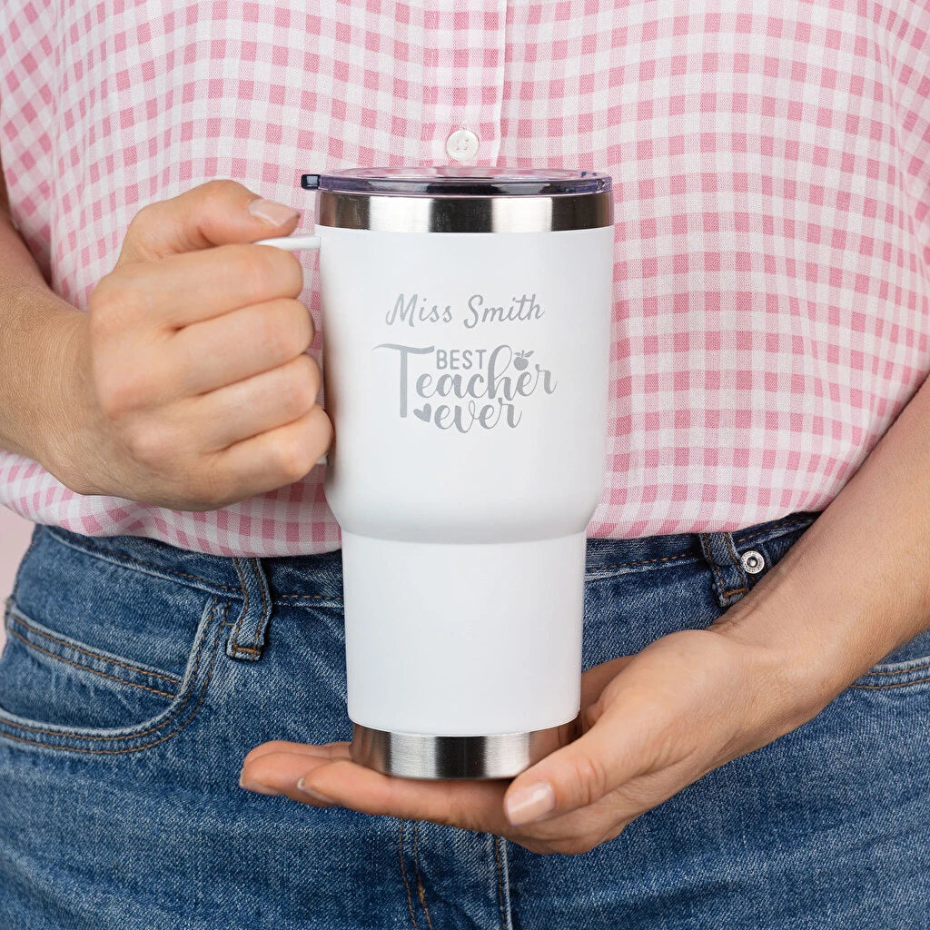 Taza térmica personalizada de doble pared y 0,6 litros de capacidad fabricada en acero inoxidable reciclado con grabado, asa rígida y tapa con dosificador. Color blanco