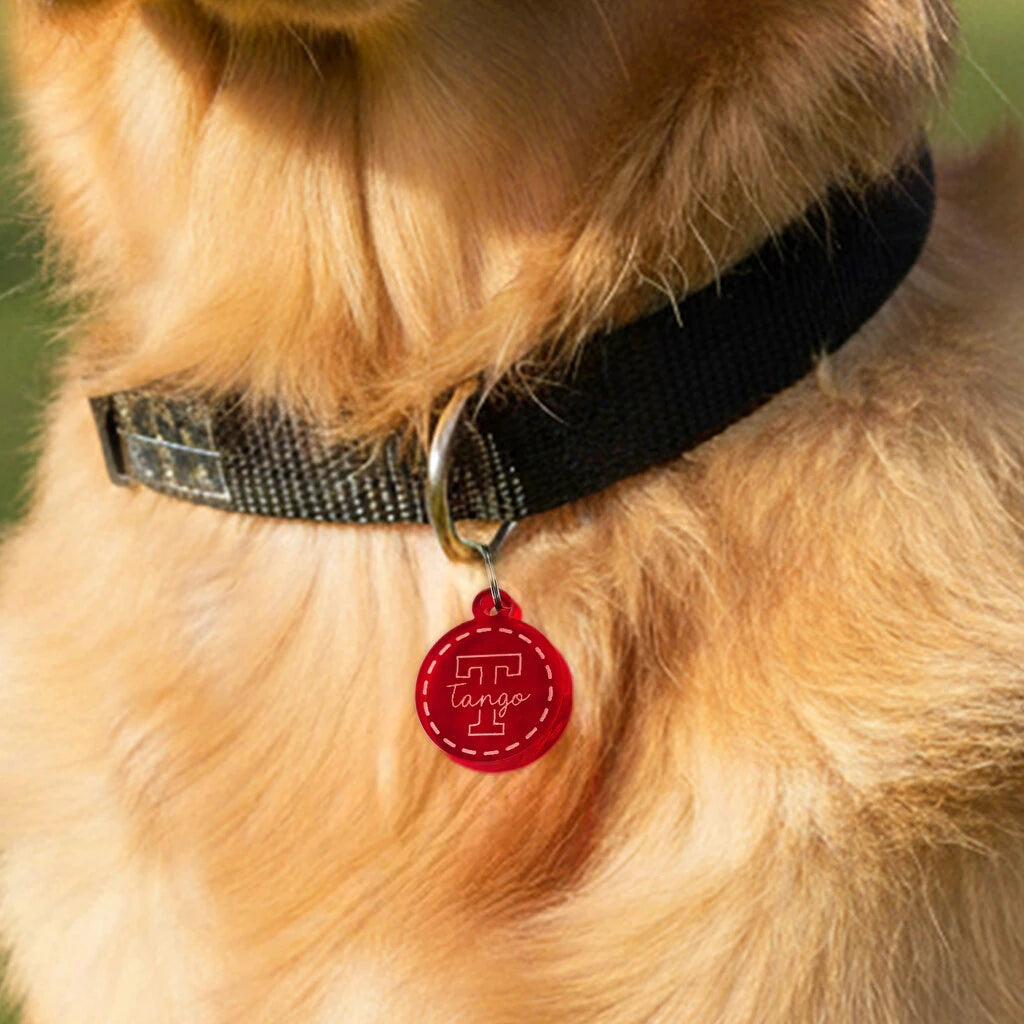 Placa de metacrilato para perros y gatos, personalizable con grabado láser. Disponible en varios tamaños, colores y formas. Círculo rojo